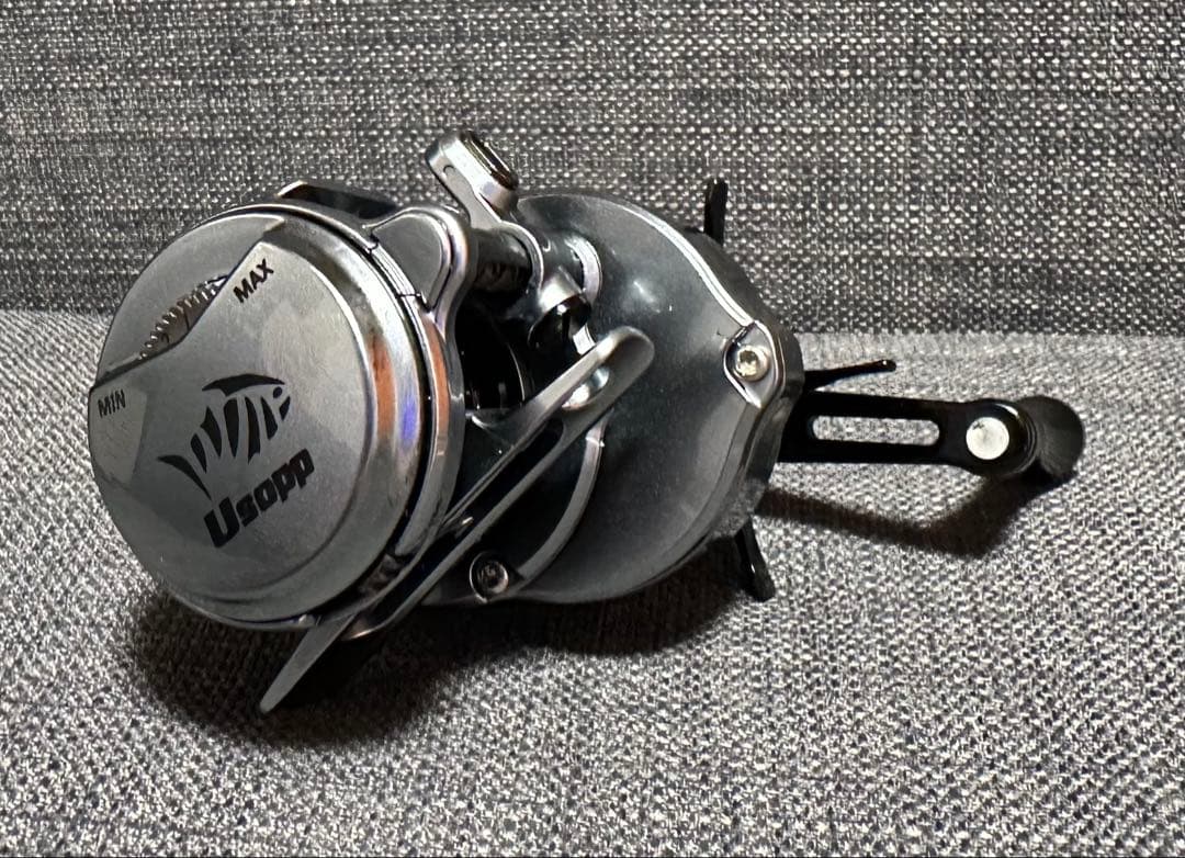 明日までセール！新品 超軽量 丸型ベイトフィネスリール　左ハンドル ベイトリール