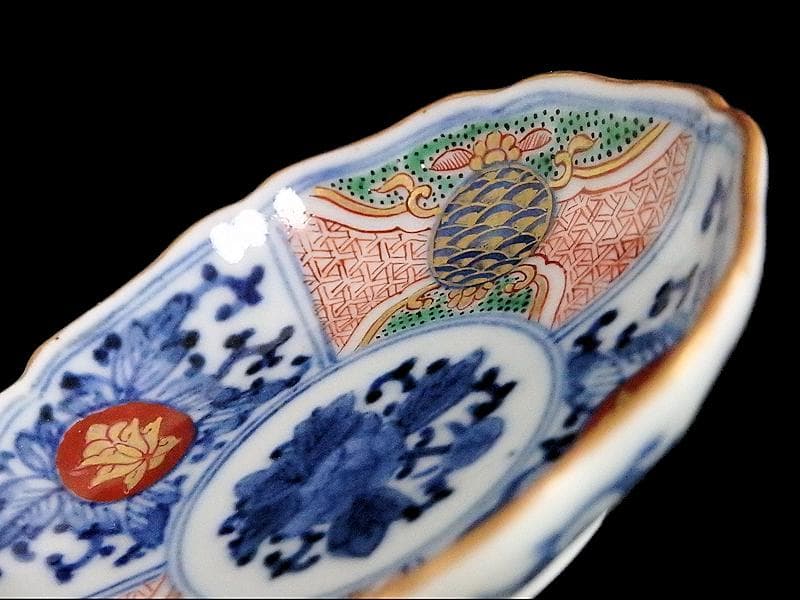 大聖寺伊万里　染錦　青海波に毘沙門亀甲紋　花の図　豆皿　E187AS-CIm