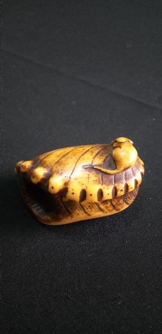 骨董時代提げ物、根付け鼠鮑の縁起物彫刻 約6cm