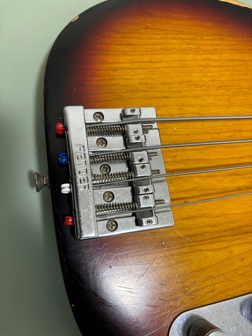 Fender Mike Dirnt シグネイチャーモデル　ベース
