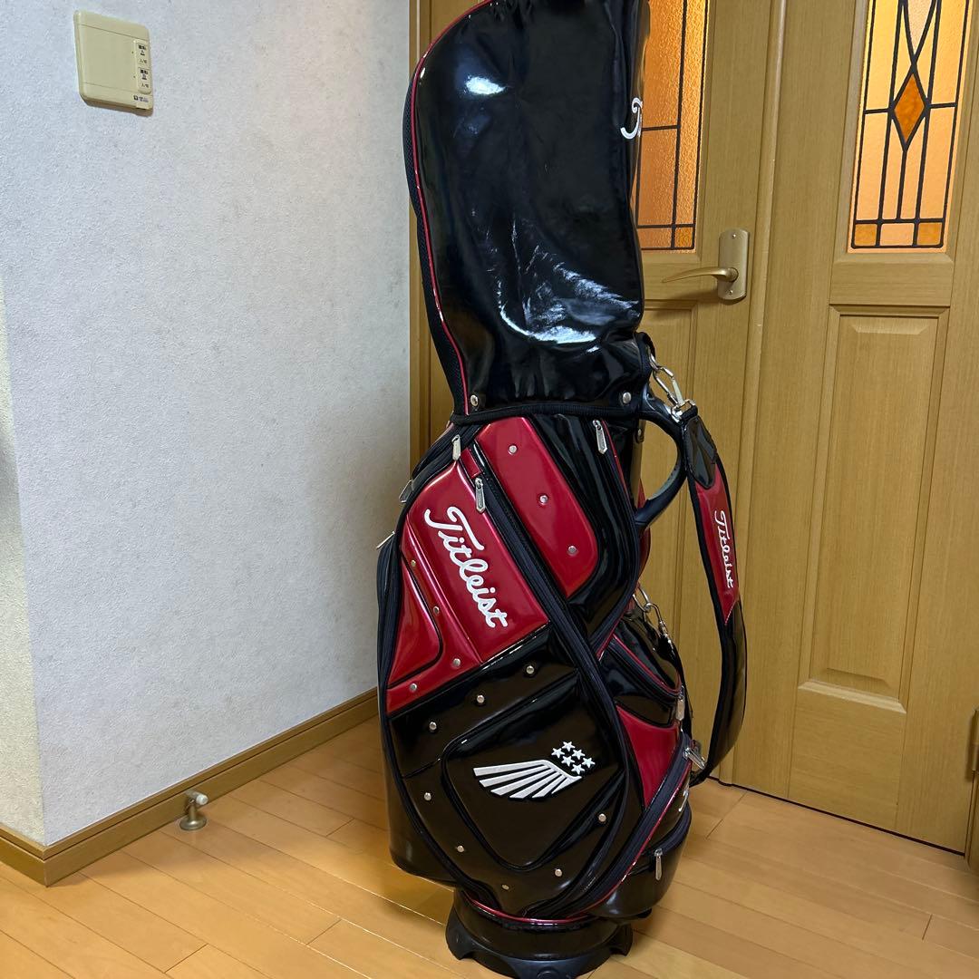 Titleist エナメルゴルフキャディバッグ 黒赤