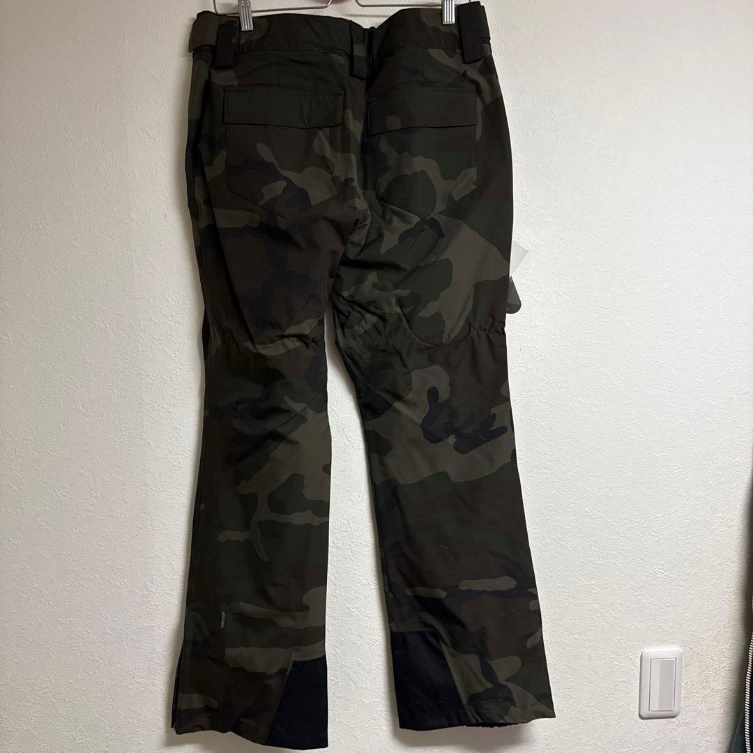 新品THE NORTH FACE ウーマンズ　スノーウェア　迷彩パンツ