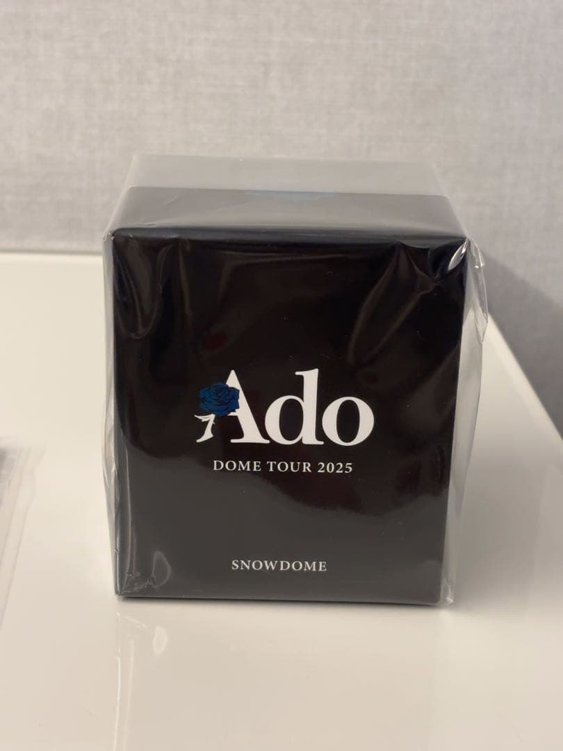 Ado よだか　ライブ　VIP特典　スノードーム　ブローチ