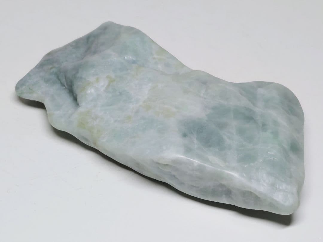 淡緑 194g 翡翠 ヒスイ 原石 鑑賞石 自然石 誕生石 鉱物 鉱石 水石