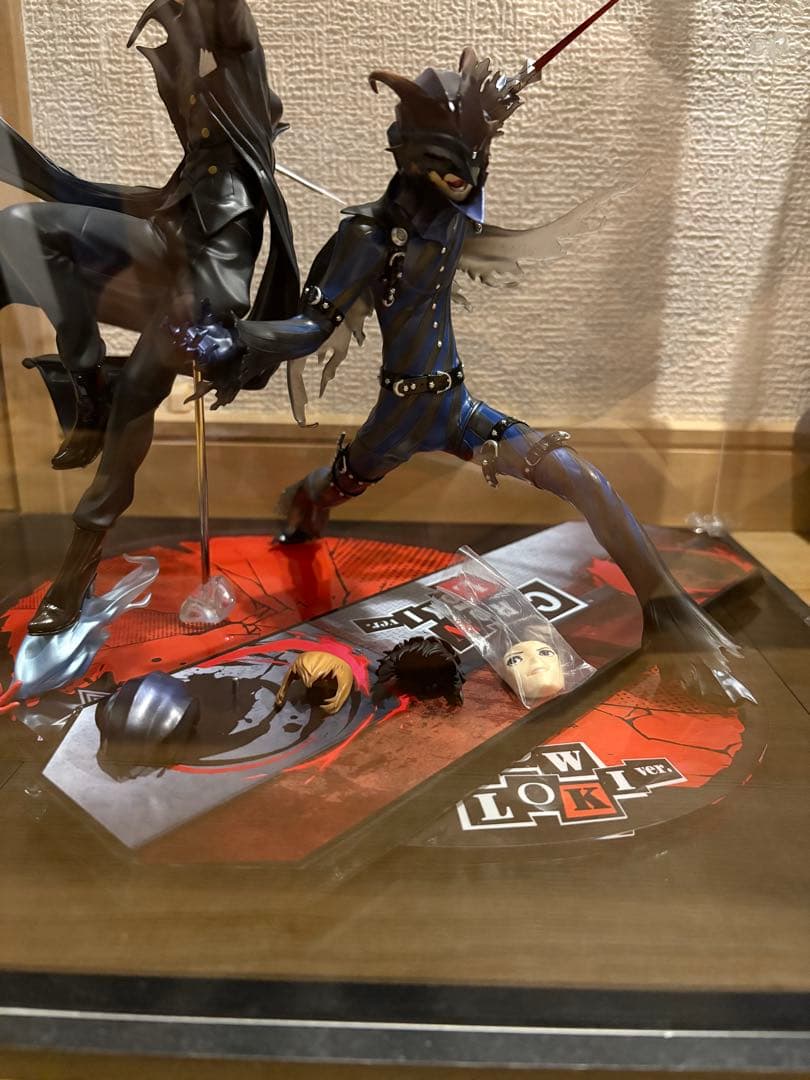 新品同様 国内正規品　ペルソナ5 ジョーカー＆クロウフィギュア セット 全品完備