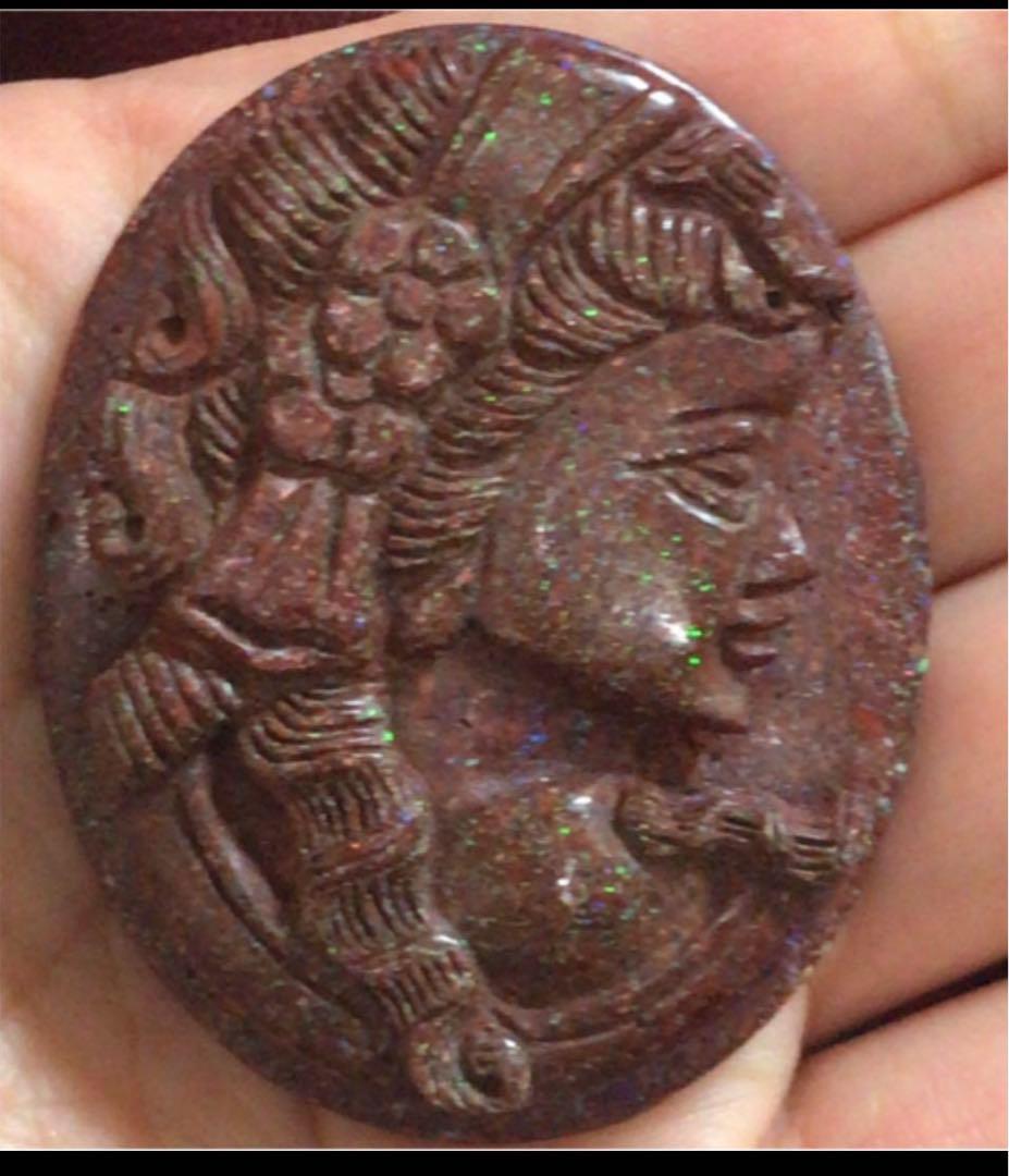 巨大カメオ　ボルダーオパール　120ct