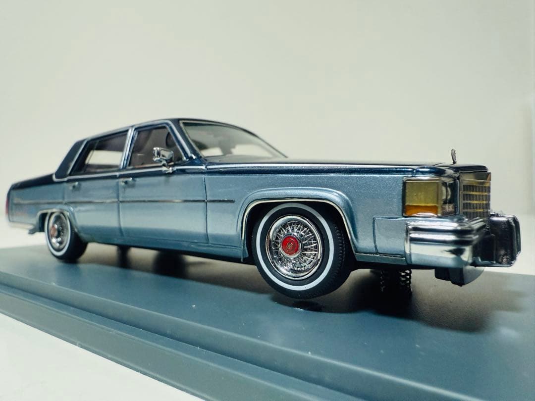 Neo/'82 Cadillacキャデラック Broughamブロアム 1/43