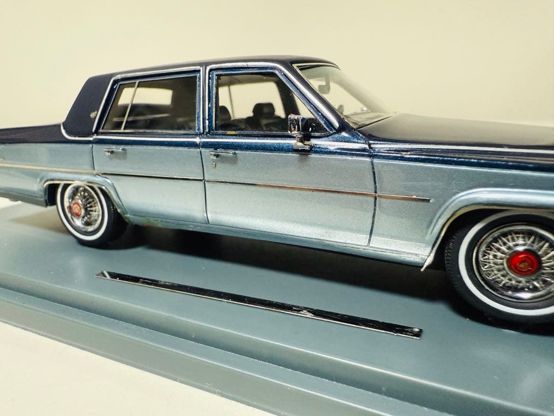 Neo/'82 Cadillacキャデラック Broughamブロアム 1/43
