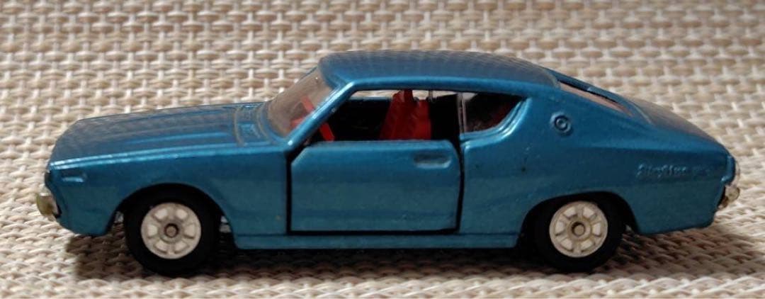 トミカ黒箱82-1 日産￼スカイライン2000 GT-X 日本製 当時物￼￼￼￼