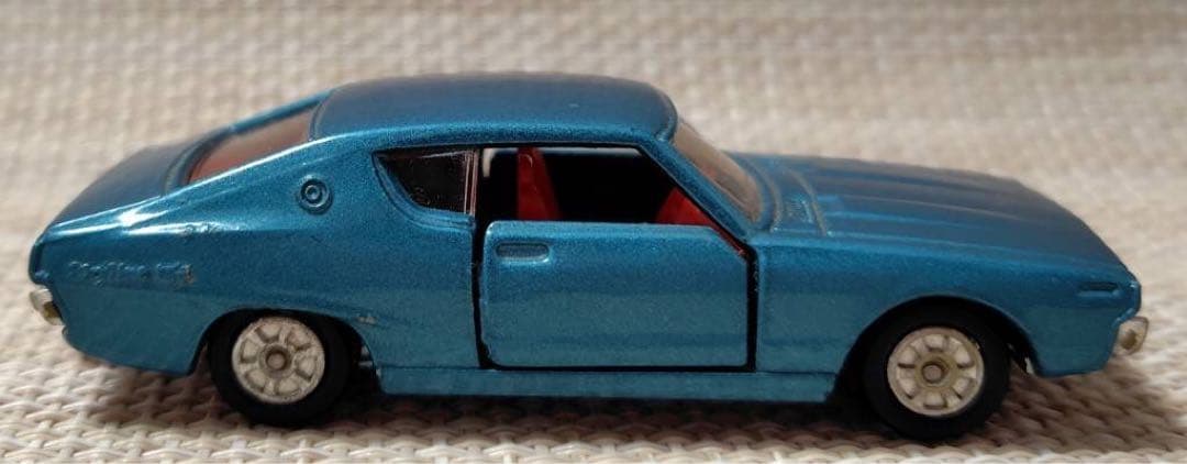 トミカ黒箱82-1 日産￼スカイライン2000 GT-X 日本製 当時物￼￼￼￼