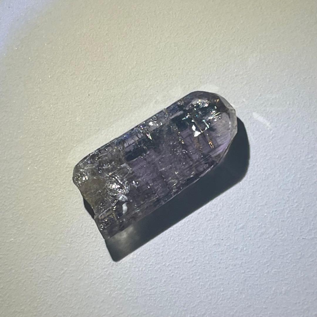 (25808) タンザニア産 非加熱 タンザナイト 鉱物標本 原石