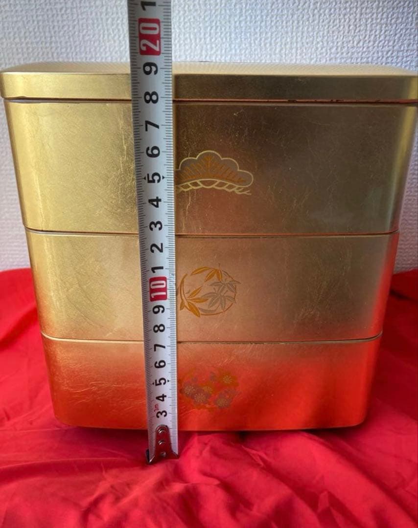 新品未使用　お重箱　お正月　金箔　松竹梅　迎春　朱塗り　螺鈿　貝　アンティーク