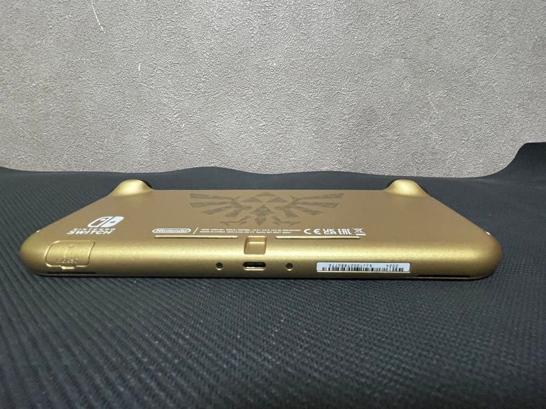 Nintendo Switch Light 本体　ハイラルエディション