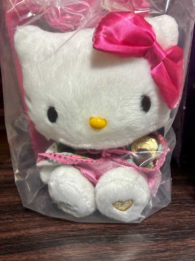 希少激レア 新品 ハローキティ クラブツリー＆イヴリン コラボ ぬいぐるみ 2点