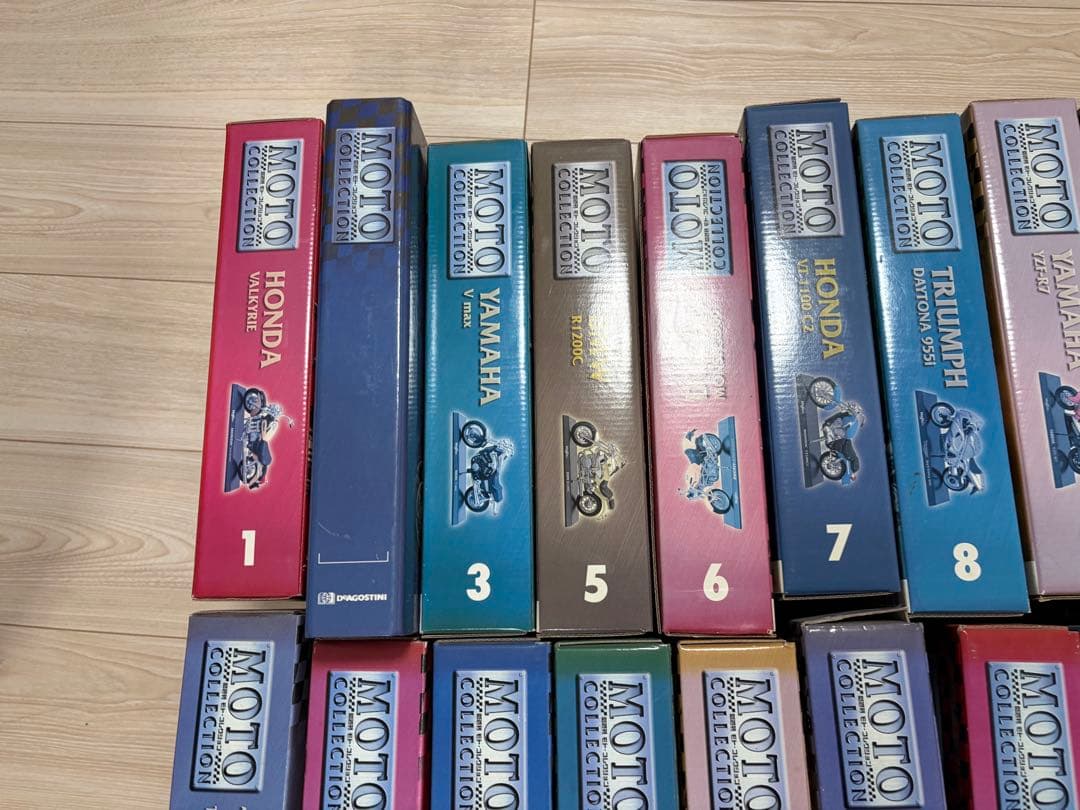 ディアゴスティーニ　隔週刊　モトコレクション　28冊＋箱2つ