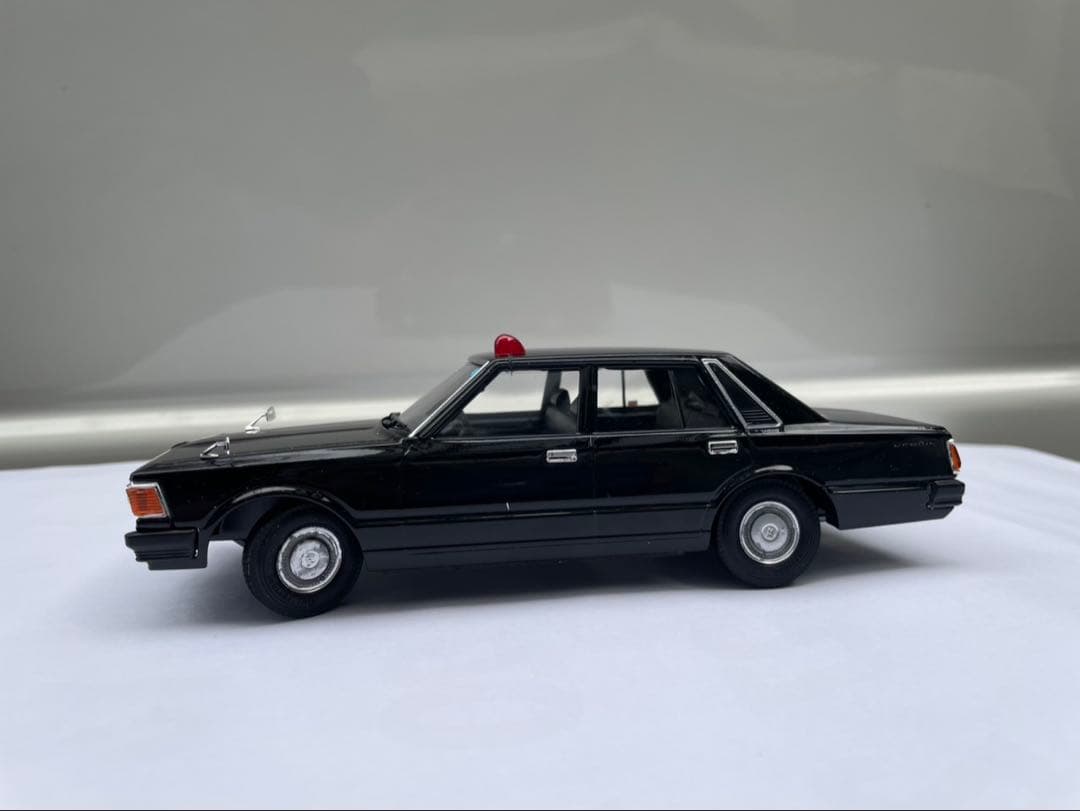 1/24 430セドリックセダン　警察車両仕様の完成品。