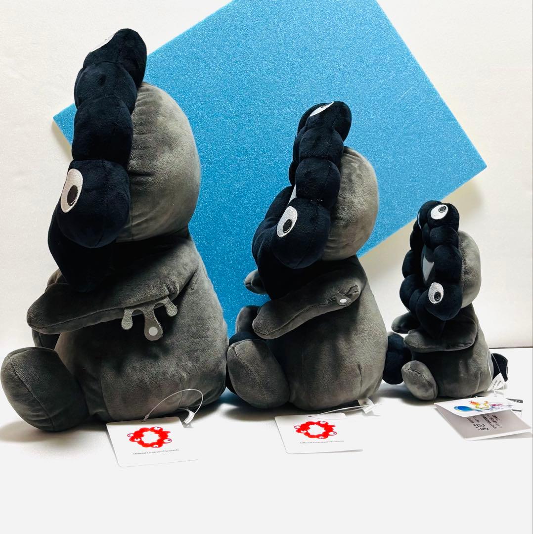新品タグ付き　黒ミャクミャク　ぬいぐるみ　お手玉風ぬいぐるみ　L MＳサイズ