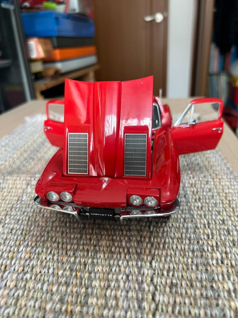 コルベット1/18　AUTOart MILLENNIUM