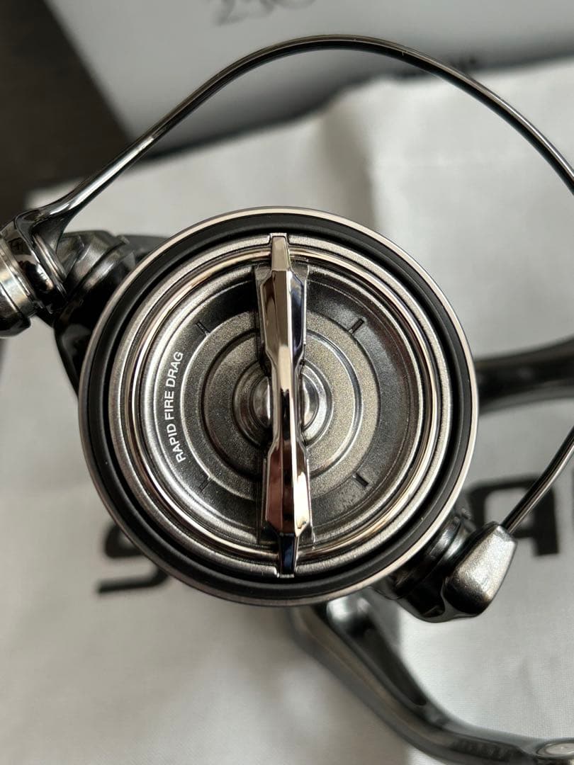 【最安・極美品】シマノ COMPLEX XR 2500F6HGスピニングリール