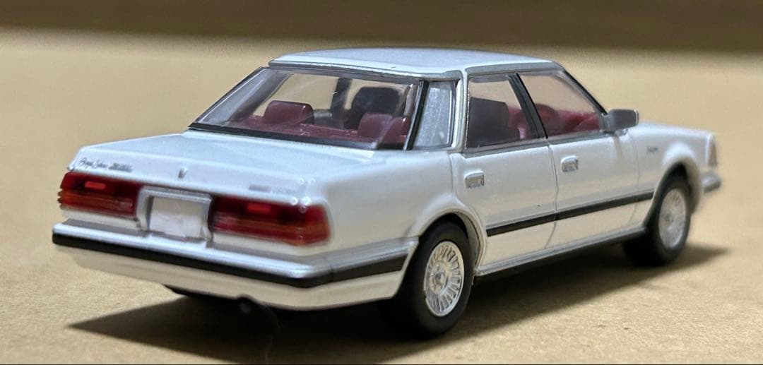 トミカリミテッドヴィンテージネオ トヨタ クラウン ハードトップ LV-N175