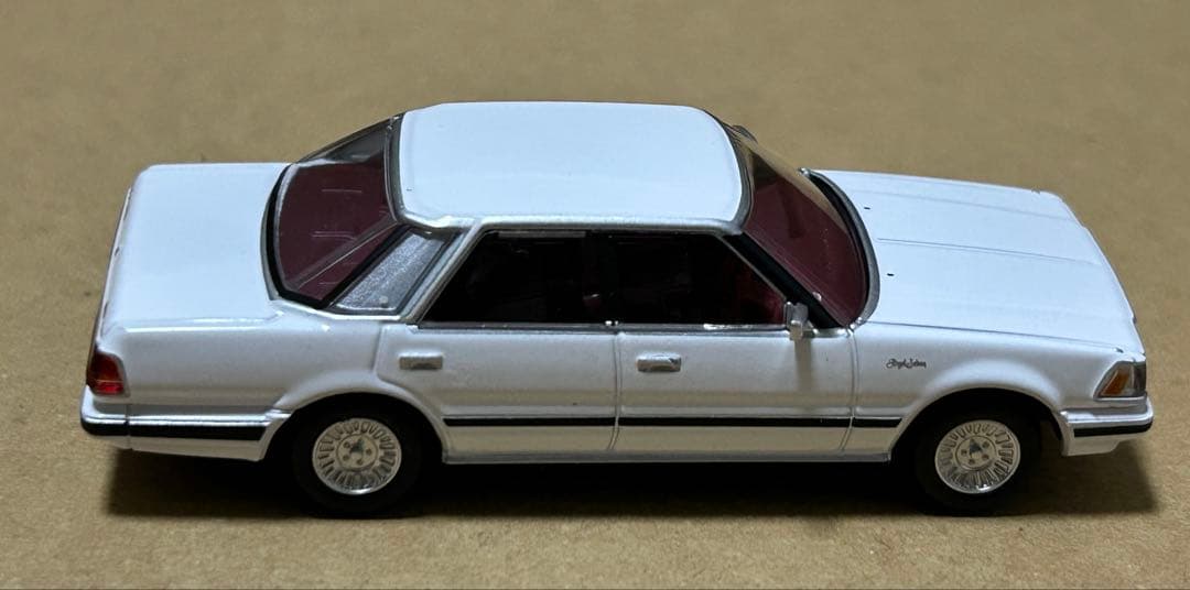 トミカリミテッドヴィンテージネオ トヨタ クラウン ハードトップ LV-N175