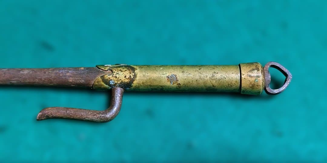 真鍮と鉄製のフック付き棒 　十手　時代物
