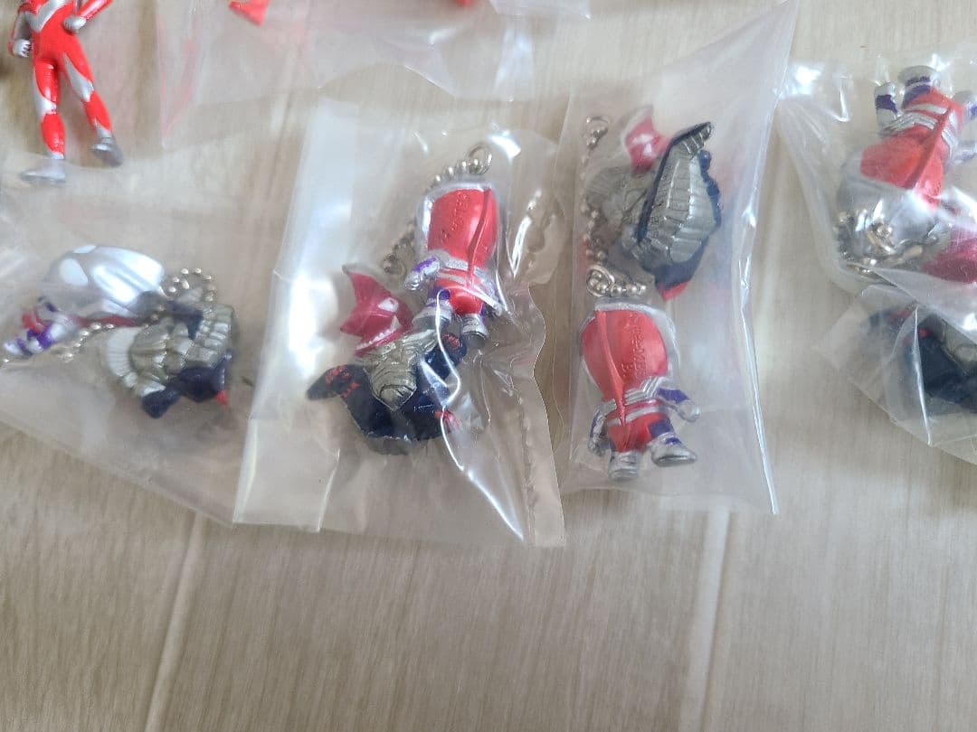 ウルトラマン　キーホルダーレトロ怪獣　ダイナティガ　ゼアス新品　ULTRAMAN