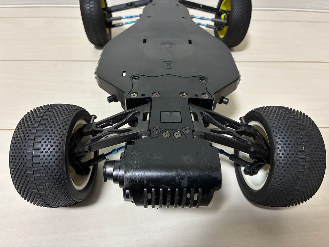 タミヤ　希少TRF201中古シャーシ、新品ボディセット