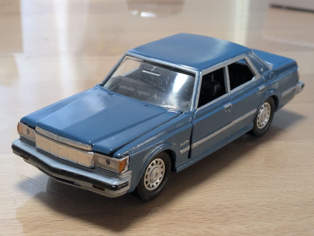 ヴィギナー　パトカー→セダン
