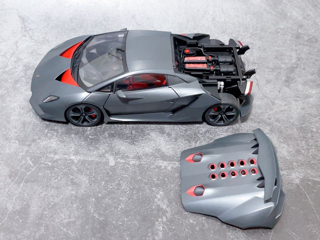 オートアートSignature 1/18 ランボルギーニ　セストエレメント