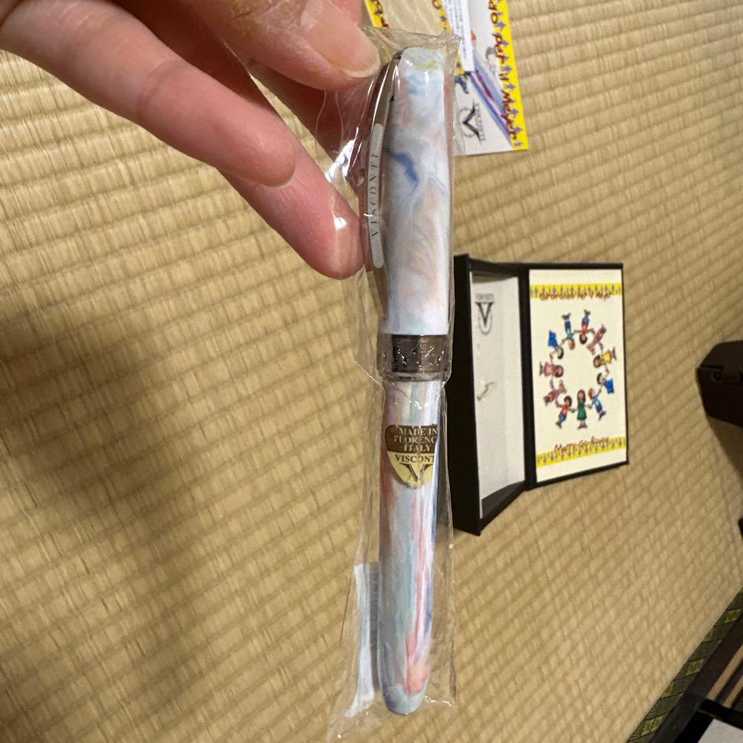 visconti ビスコンティ　メリーゴーランド　白　マーブル　万年筆　可愛い