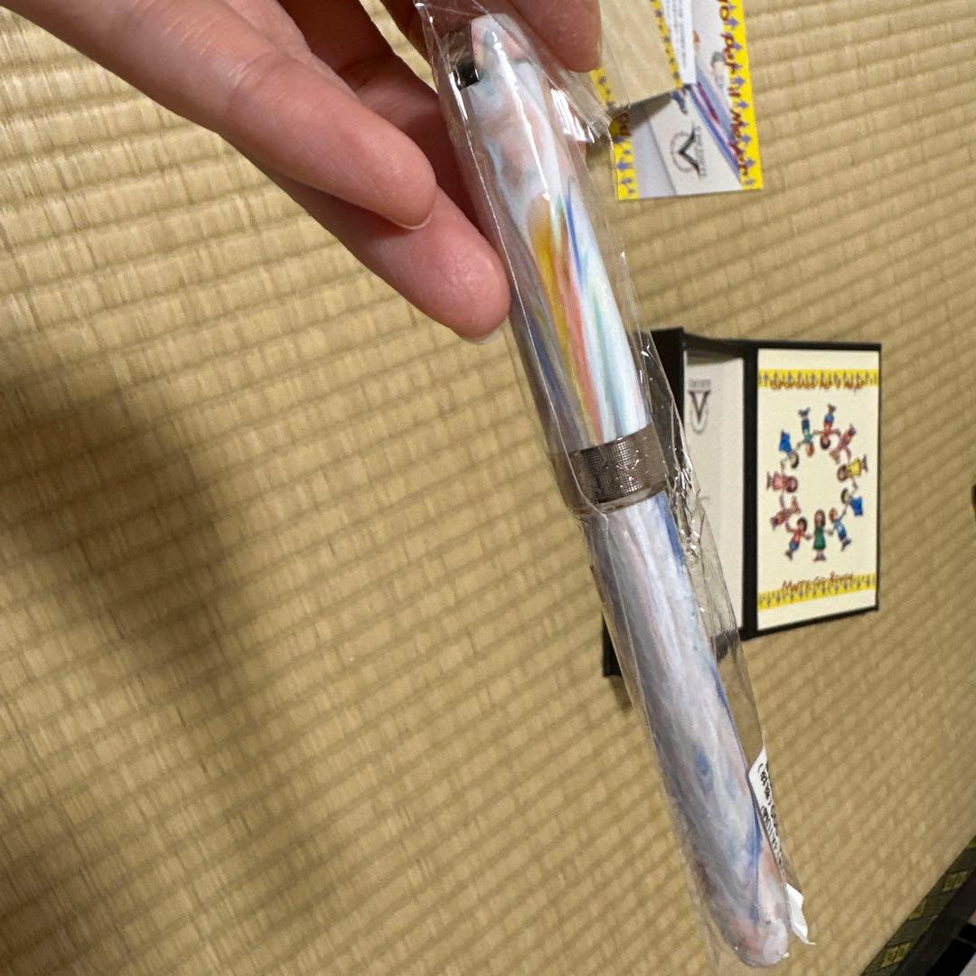 visconti ビスコンティ　メリーゴーランド　白　マーブル　万年筆　可愛い