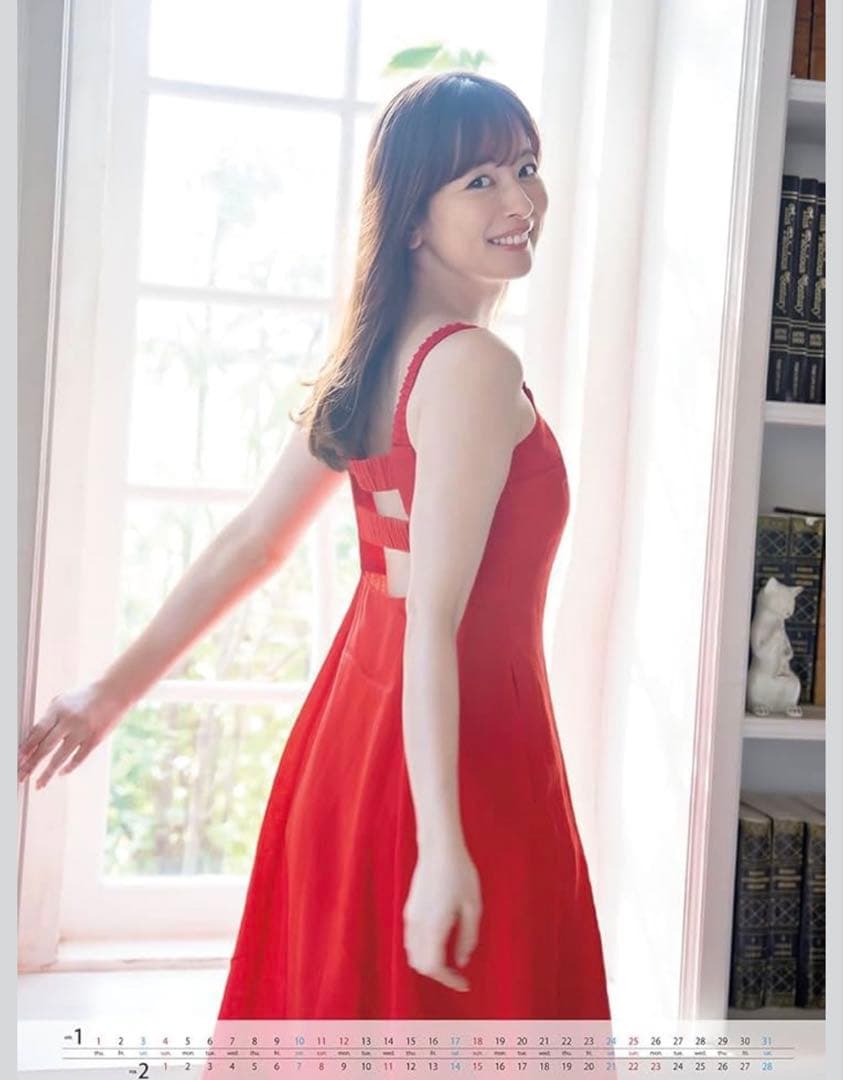 直筆サイン入り　皆藤愛子さん　壁掛けカレンダー　2026年 Aiko Kaito