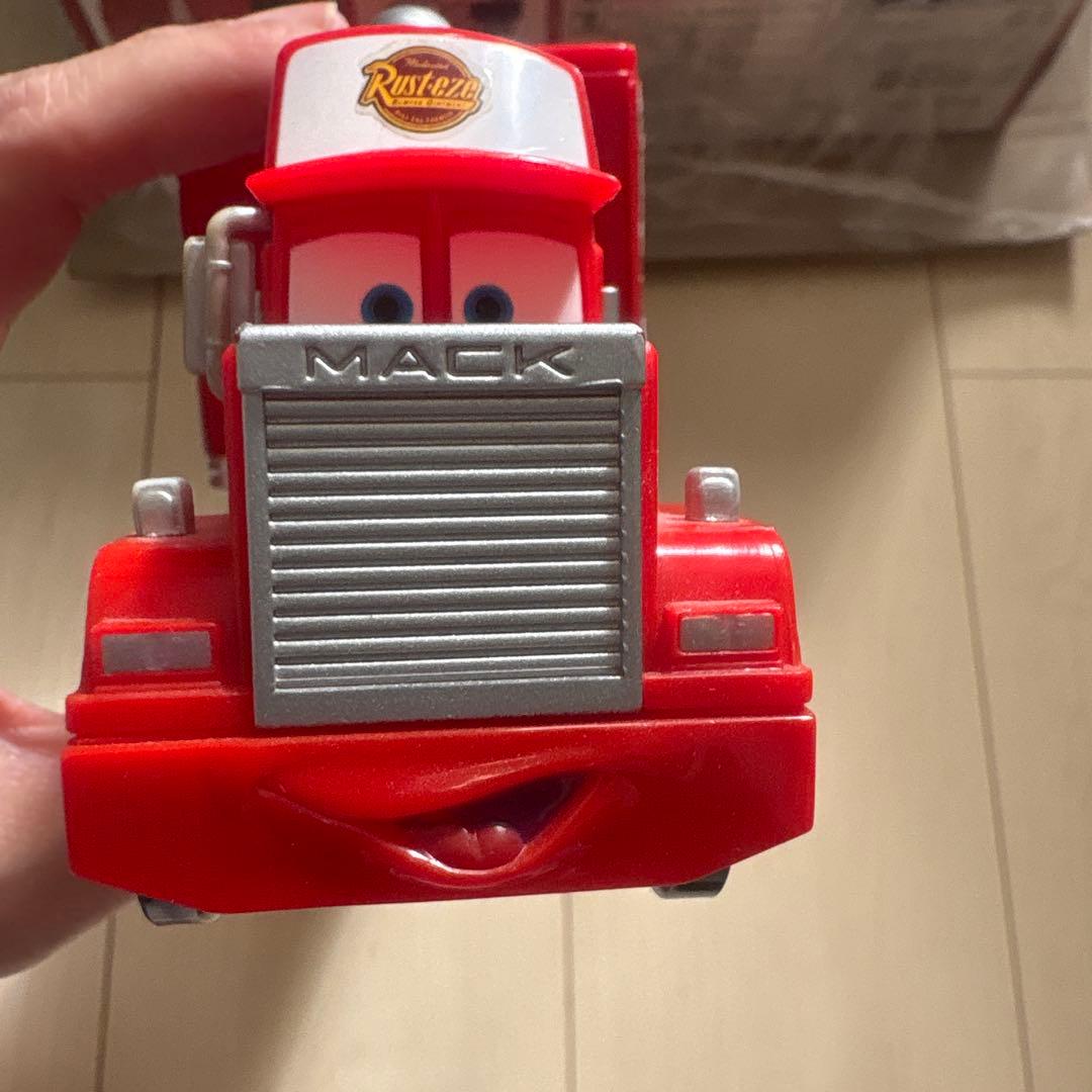 新品、未使用、未開封　コースに変身！マックィーン　トレーラーセット