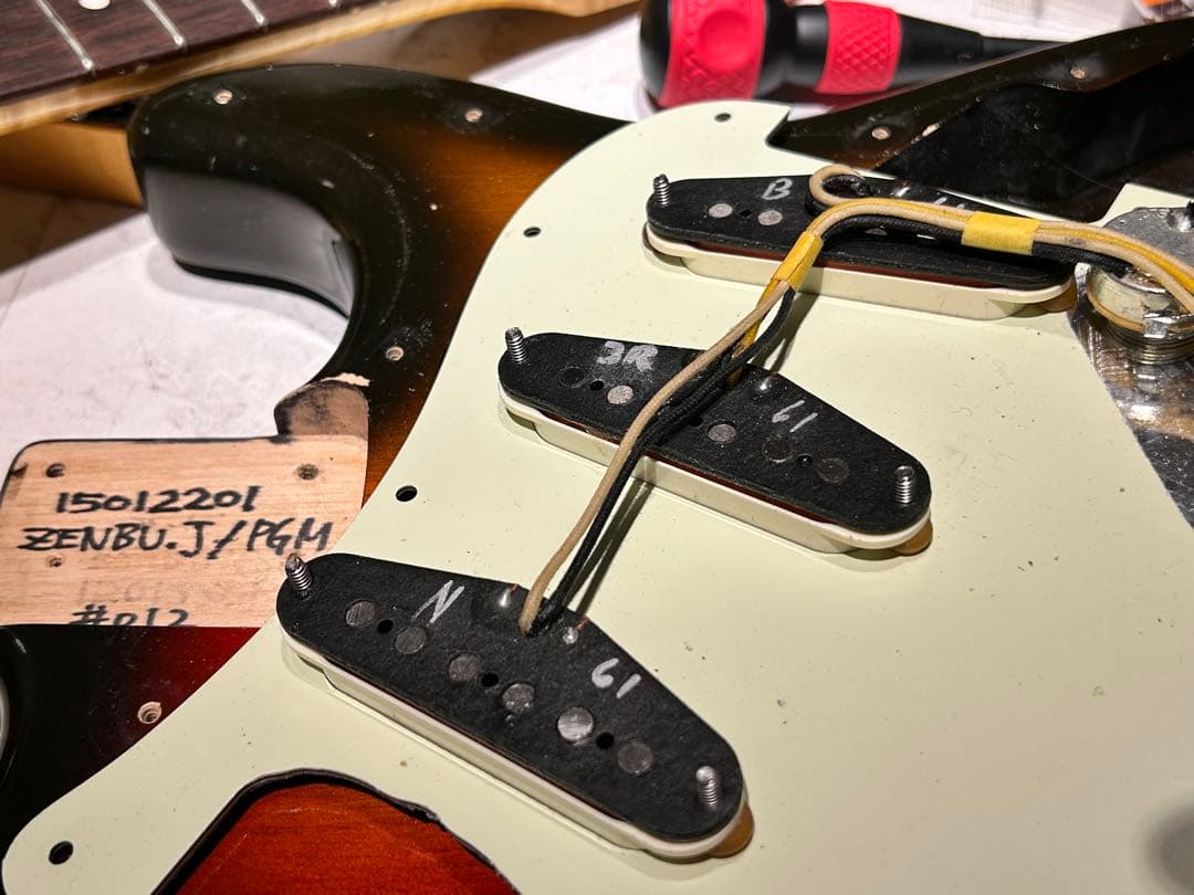 ろ　　K.nyui KNST ストラトキャスター2015年製