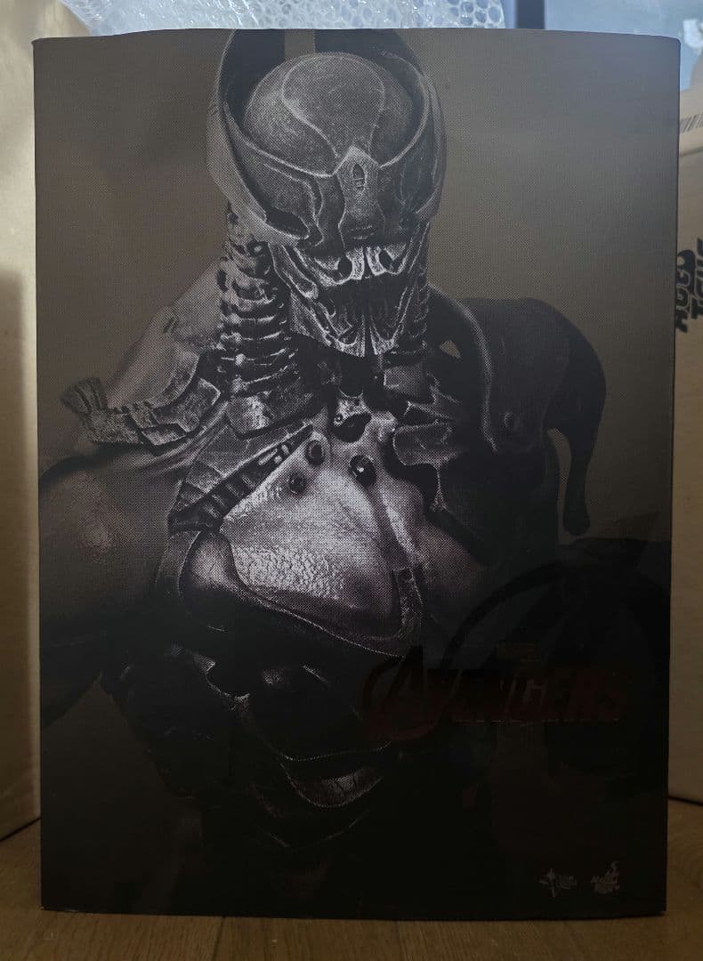 hottoys アベンジャーズ　チタウリ・コマンダー