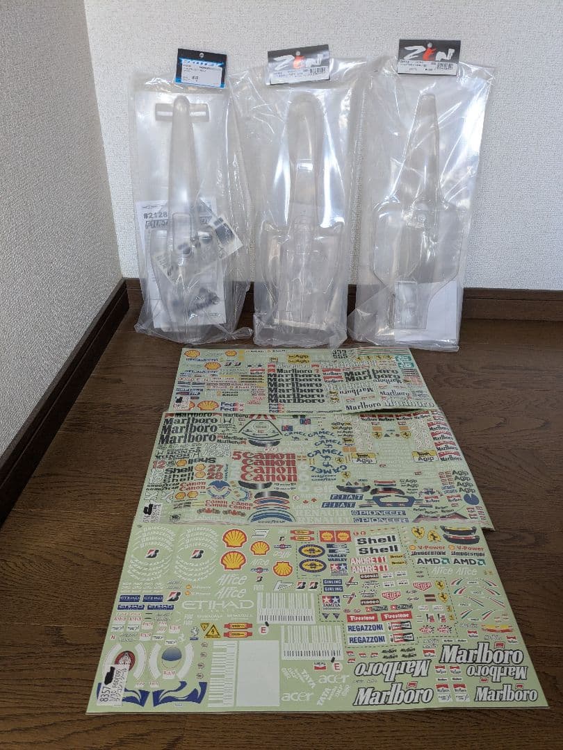 F1ラジコンボディ　3セット　スポンサーステッカー付き　未使用未開封品