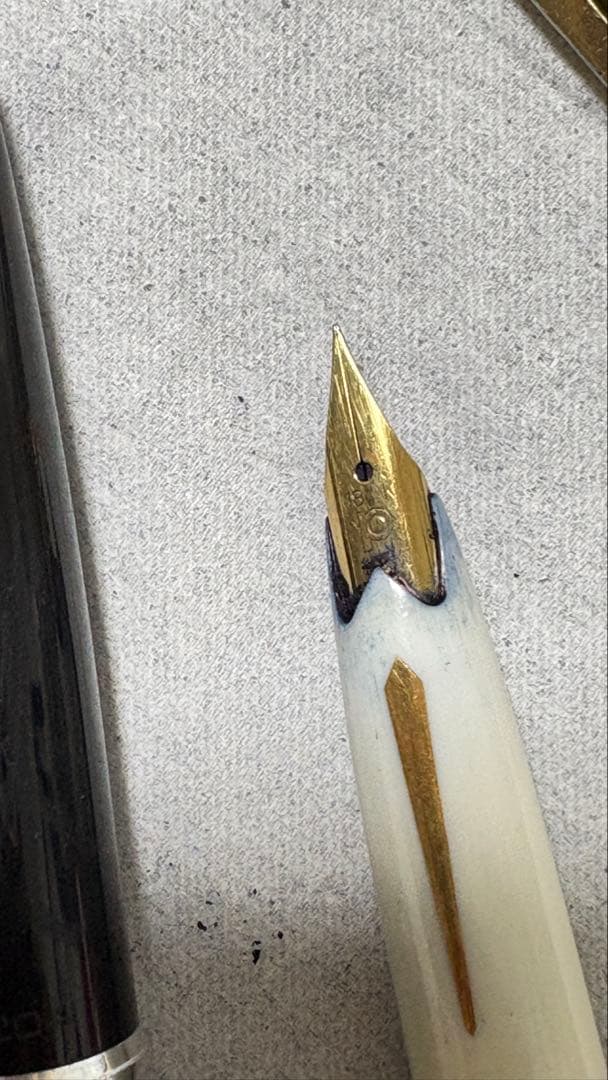 万年筆ペン先 18K 二つ