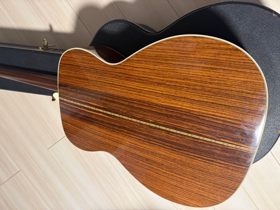 Martin B-1エレキアコースティックベース　ハードケース付