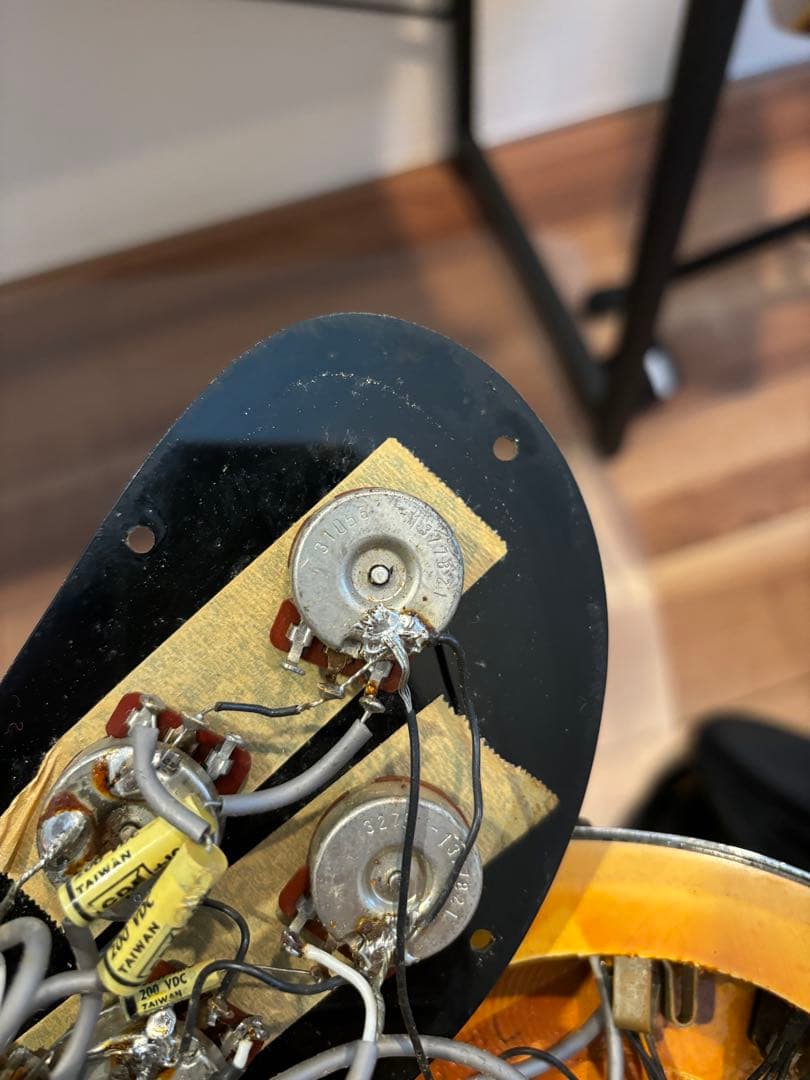 Rickenbacker 4001 1978年製 tuxedo