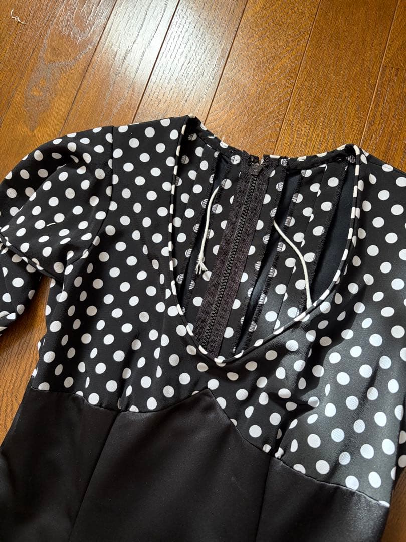 フラメンコドレス 黒と白の水玉模様