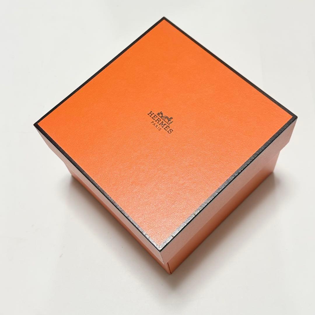 美品　エルメス　腕時計　ケース　空箱　現行品　取扱説明書付き