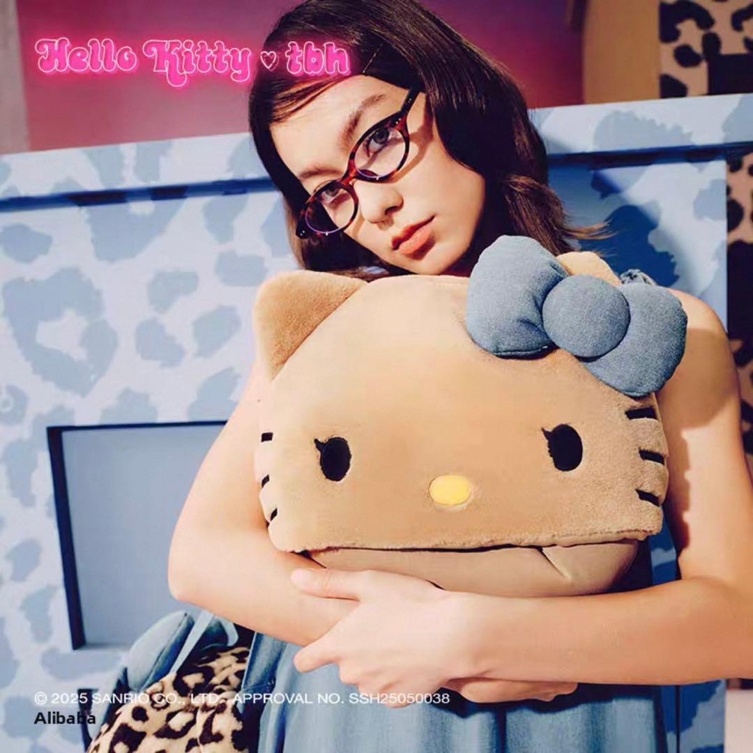 【海外限定 新品】 Hello Kitty ×TBH ネックピロー