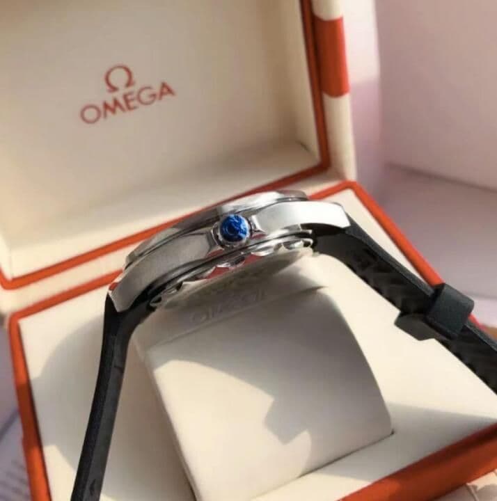 新品 シーマスター プラネット オーシャン 300M  自動巻き
