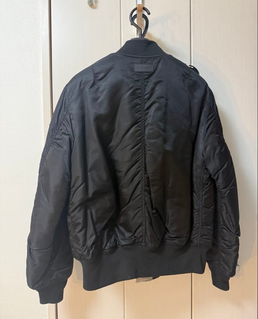 アイドル JUNGKOOK GOLDEN OVERSIZED BOMBER JACKET