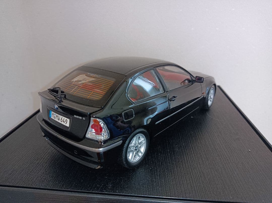  e46 325ti 1/18ミニカー