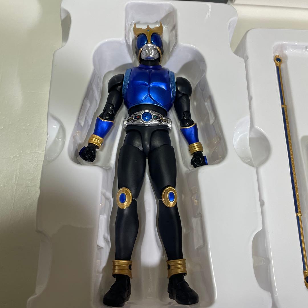 S.H.フィギュアーツ 真骨彫製法 仮面ライダークウガ ドラゴンフォーム