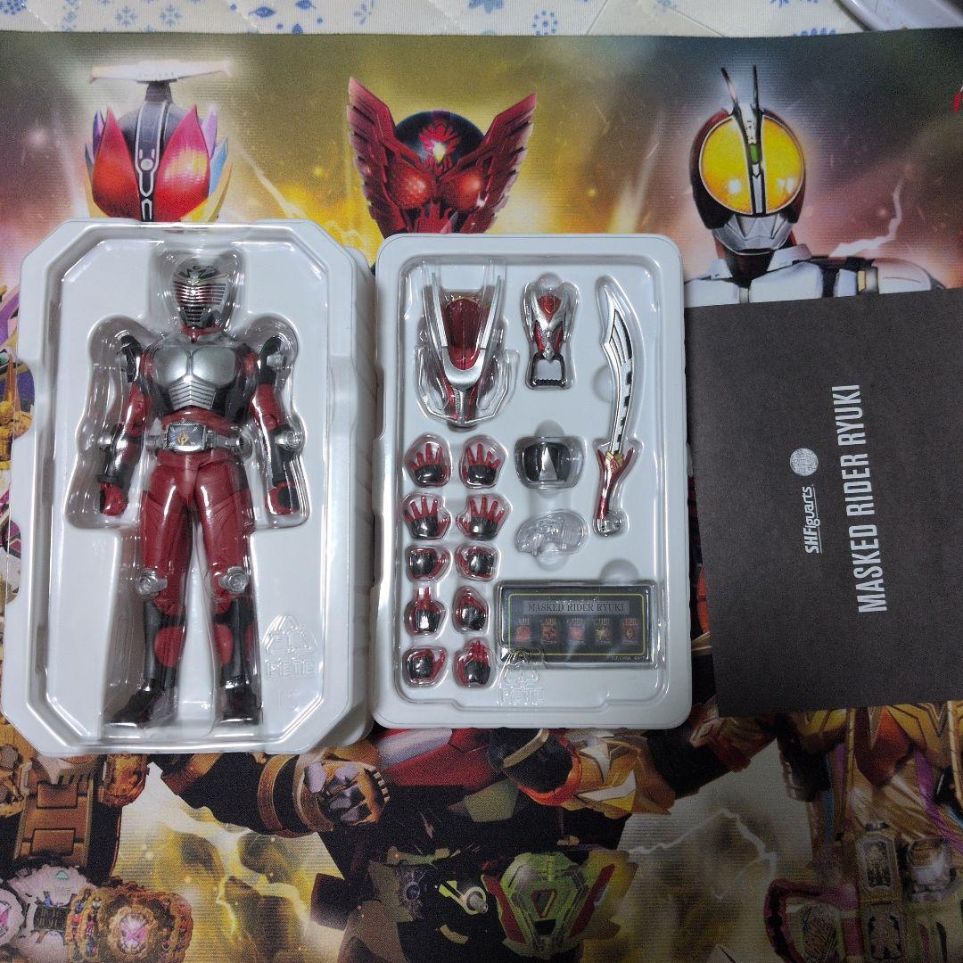 真骨彫　仮面ライダー龍騎