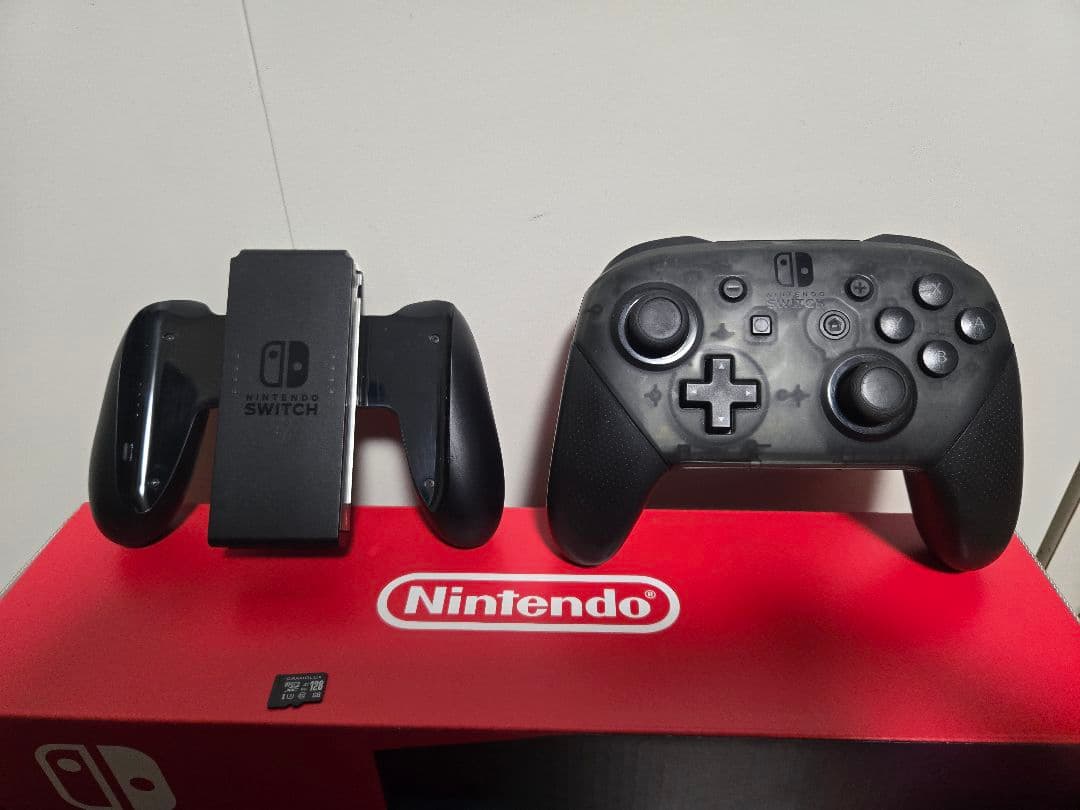 任天堂　Switch 通常版本体　【プロコン・ケース・128GB SD付き】