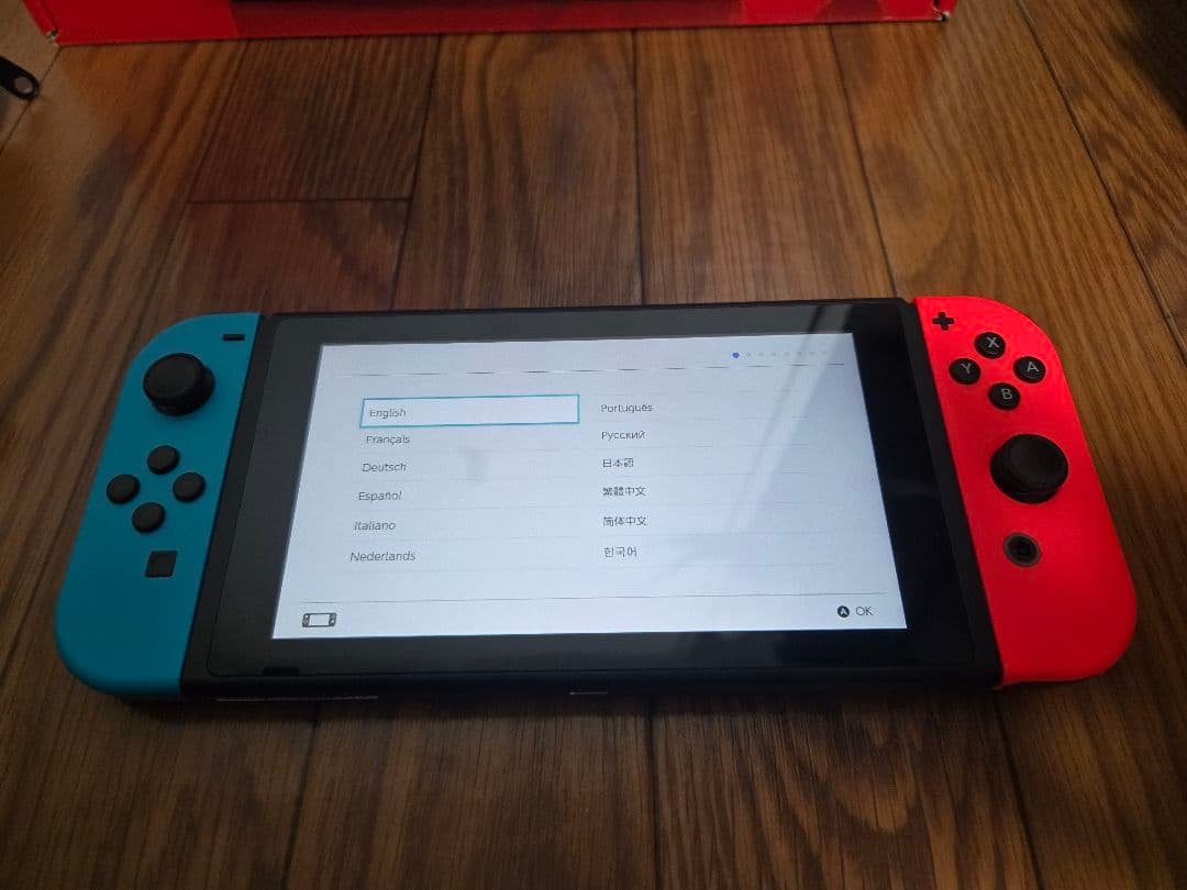 任天堂　Switch 通常版本体　【プロコン・ケース・128GB SD付き】